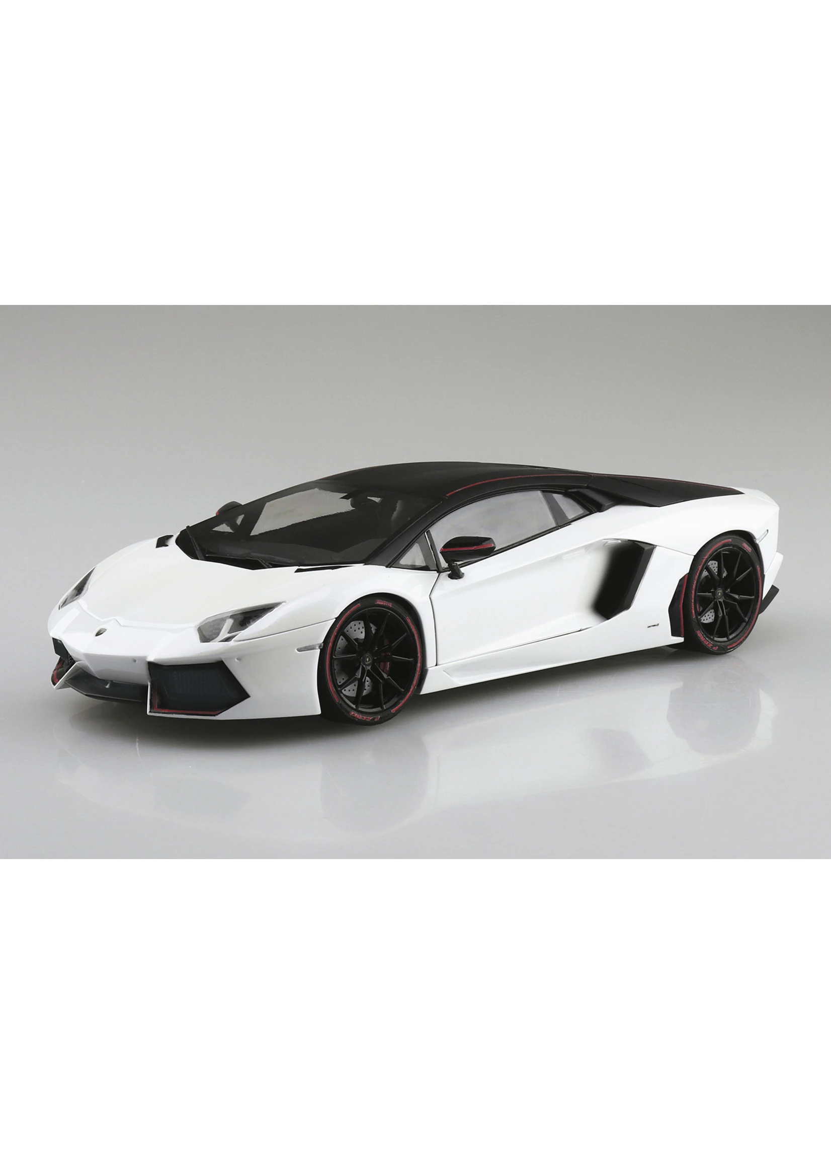 Aoshima 06121 - 1/24 Lamborghini Aventador '15 Pirelli Edition 4 Aoshima 06121 - 1/24 Lamborghini Aventador '15 Pirelli Edition - Image 2