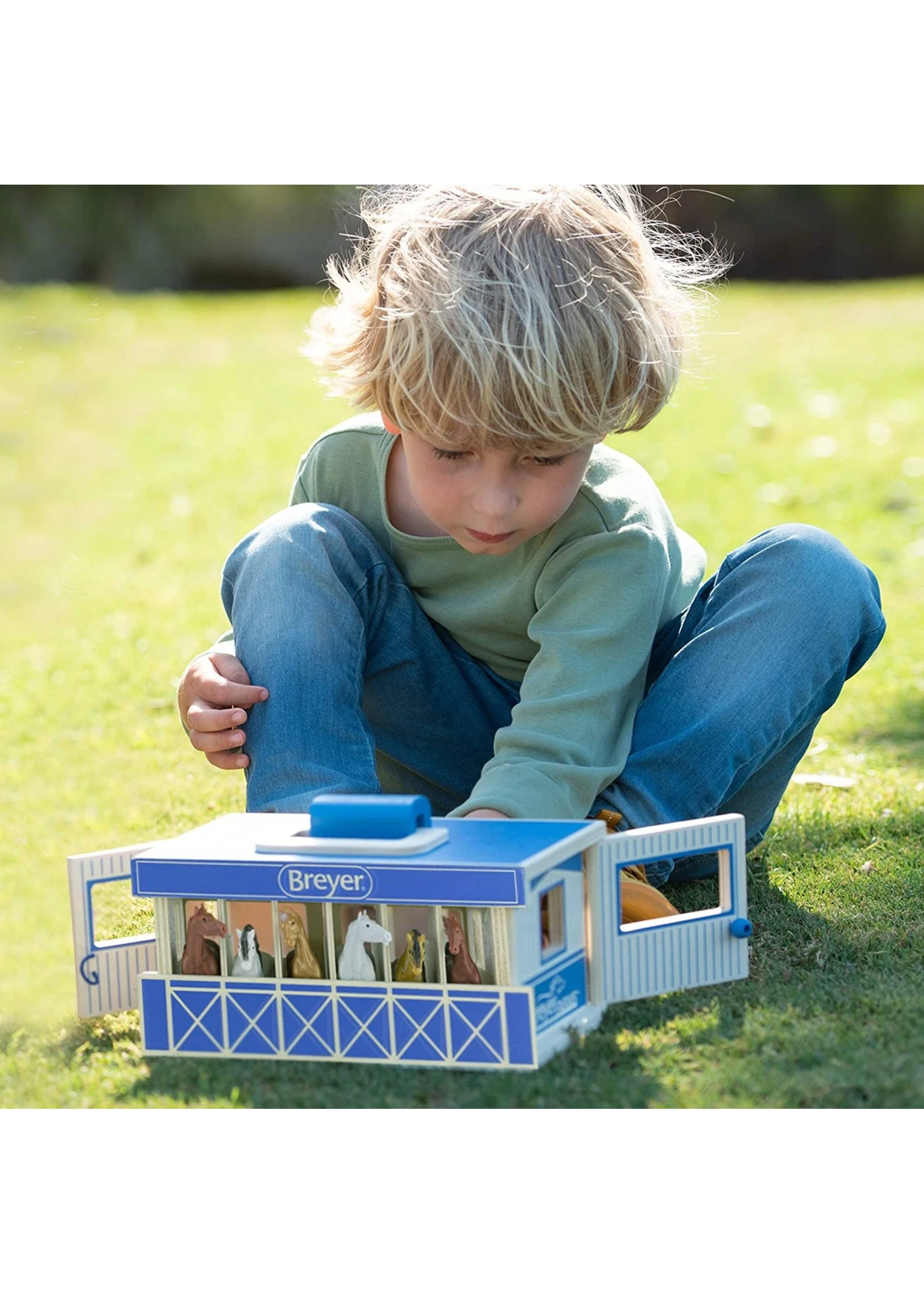 Breyer Wooden Stable Playset - Image 3