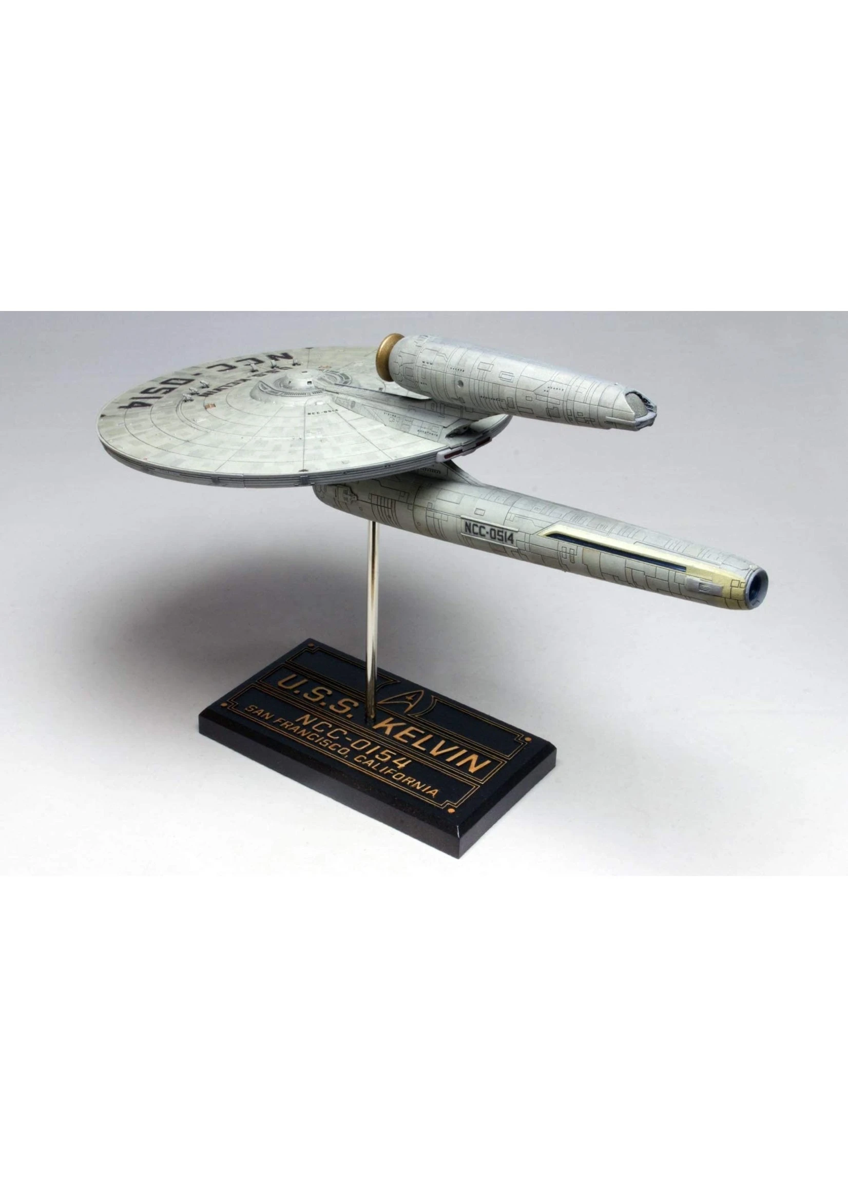 Moebius Models 976 - 1/1000 Star Trek U.S.S. Kelvin - Image 3