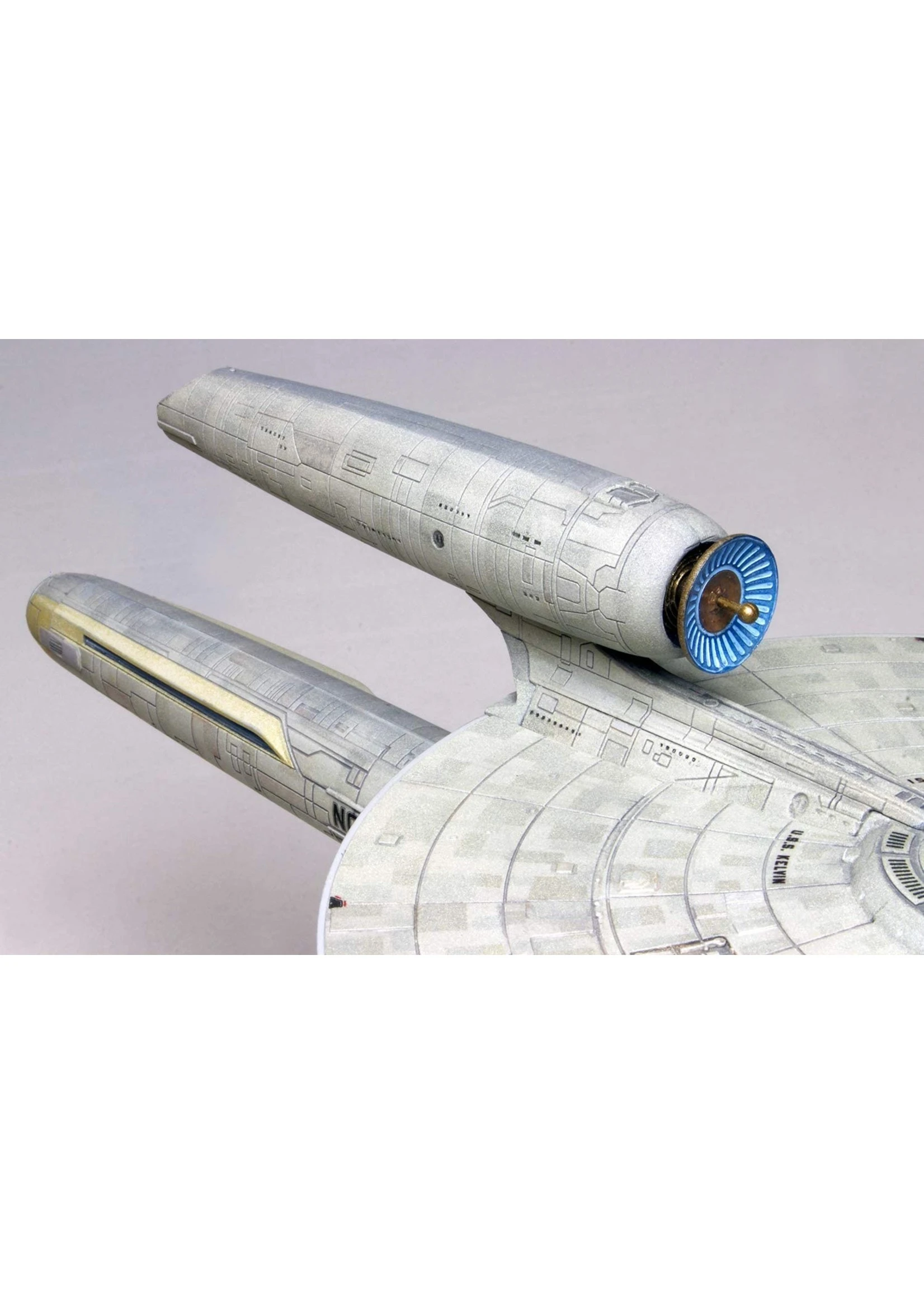 Moebius Models 976 - 1/1000 Star Trek U.S.S. Kelvin - Image 6