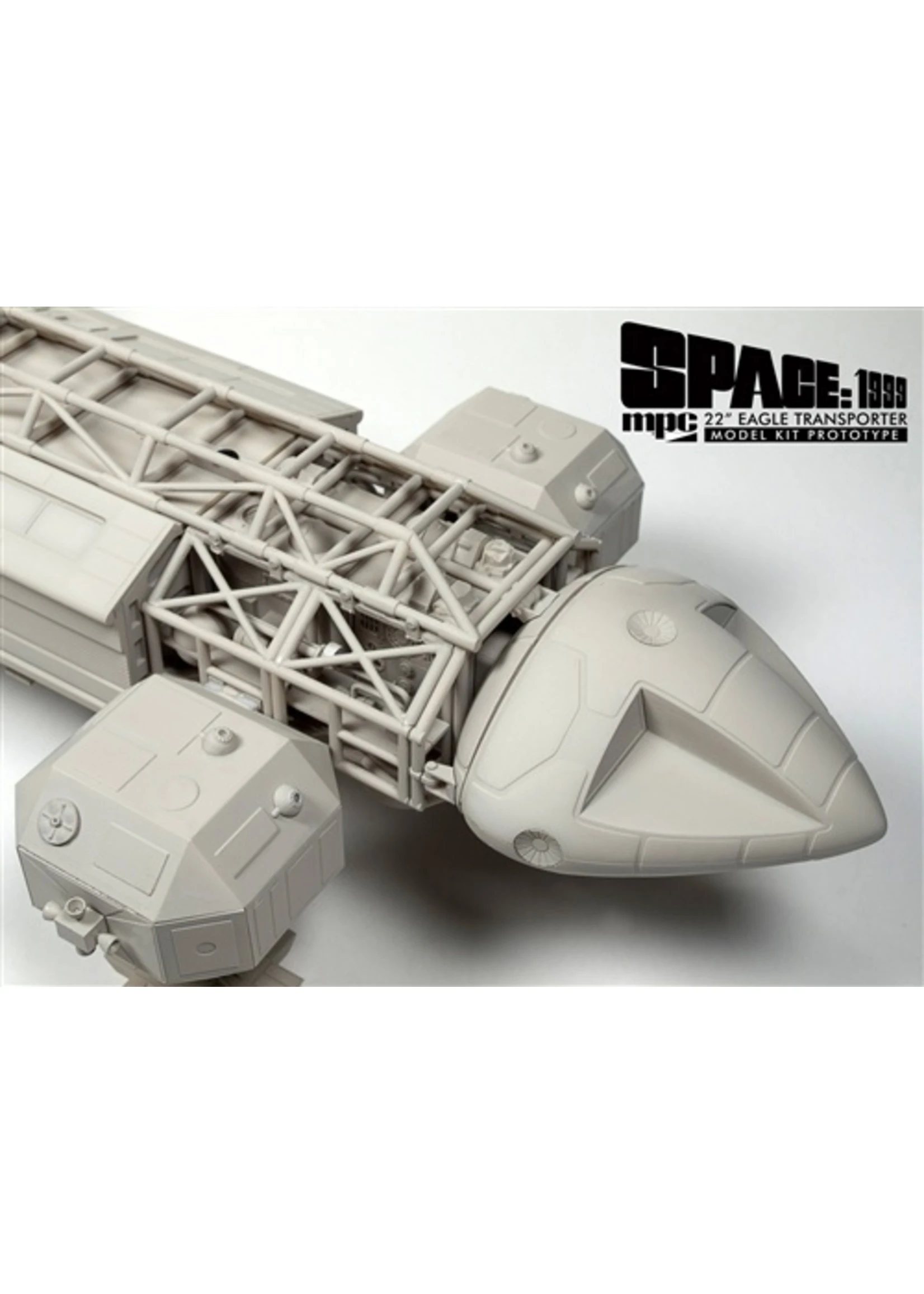 MPC 825 - 1/48 Space: 1999 Eagle Transporter - Image 4