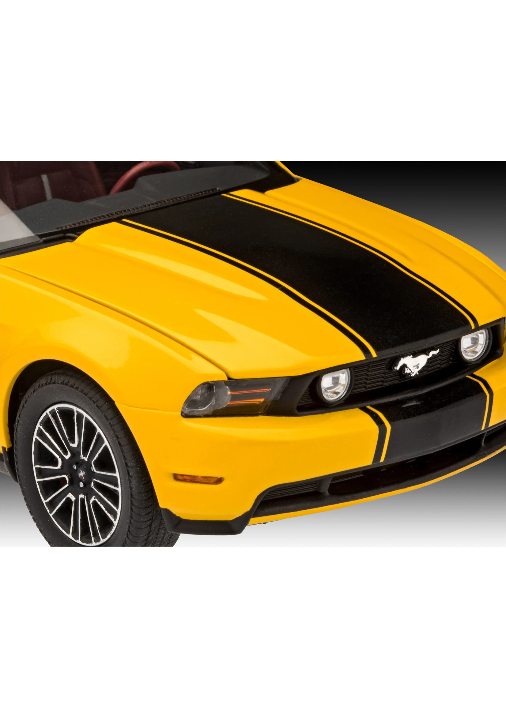 Revell Of Germany 07046 - 1/25 2010 Ford Mustang GT 5 Revell Of Germany 07046 - 1/25 2010 Ford Mustang GT - Image 3