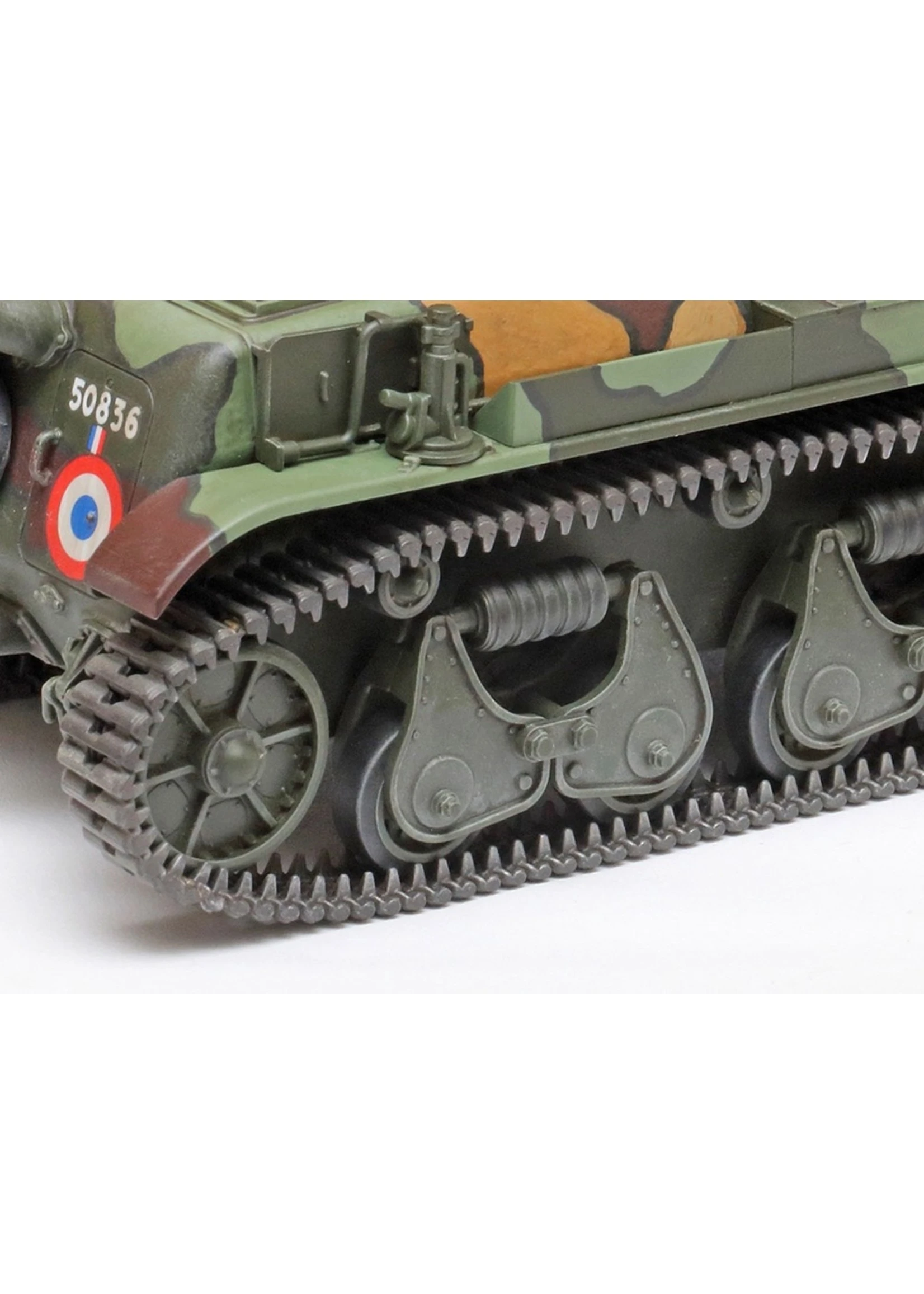 Tamiya 35373 - 1/35 French Light Tank R35 7 Tamiya 35373 - 1/35 French Light Tank R35 - Image 5