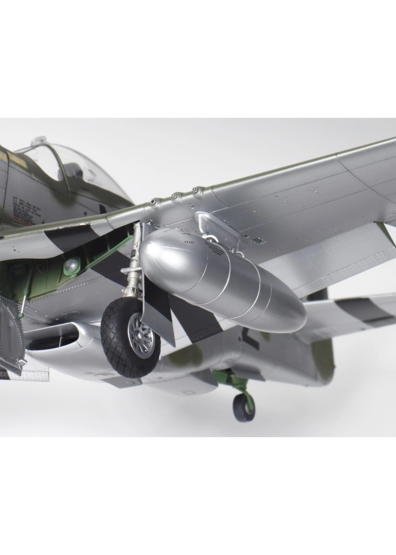 Tamiya 60322 - 1/32 North American P-51D Mustang 8 Tamiya 60322 - 1/32 North American P-51D Mustang - Image 6