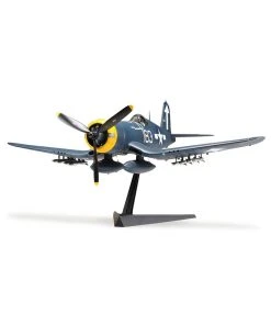 Alternative view of Tamiya 60327 - 1/32 Vought F4U-1D Corsair