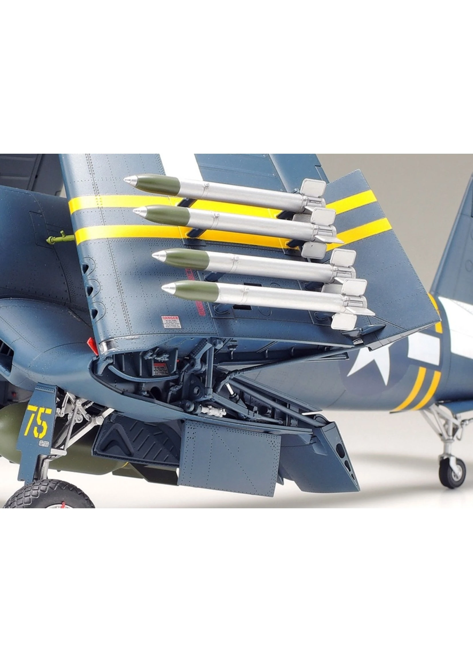 Tamiya 60327 - 1/32 Vought F4U-1D Corsair 13 Tamiya 60327 - 1/32 Vought F4U-1D Corsair - Image 11