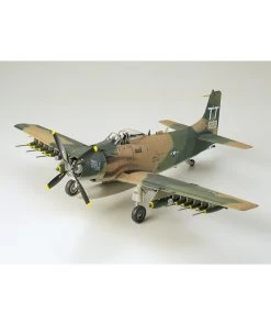 Alternative view of Tamiya 61073 - 1/48 Douglas A-1J Skyraider USAF