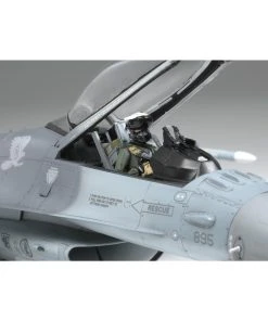 Alternative view of Tamiya 61098 - 1/48 Lockheed Martin F-16CJ