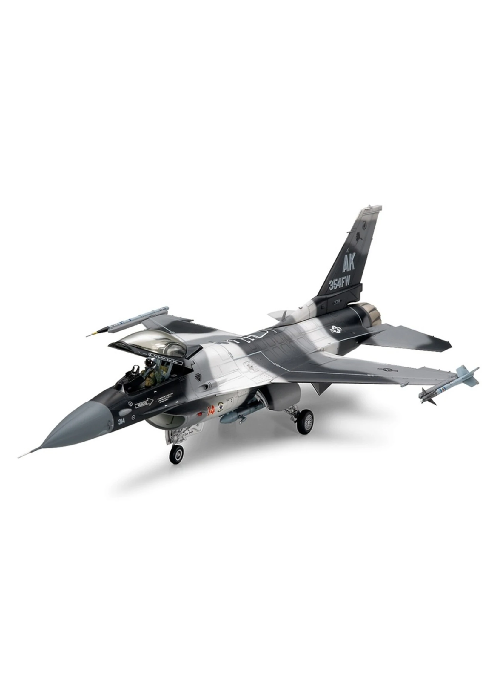 Tamiya 61106 - 1/48 F-16C/N "Aggressor/Adversary"