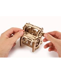 UGEARS STEM-lab Gearbox 21 UGEARS STEM-lab Gearbox -Fascinations Metal Earth-shop ugears stem lab gearbox 8